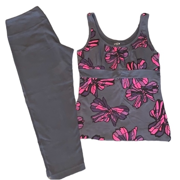 🏃🏻‍♀️New! Old Navy Active Tank & Pre-Owned Pant - Picture 1 of 5